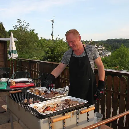 فندق Eifelhotel 2*